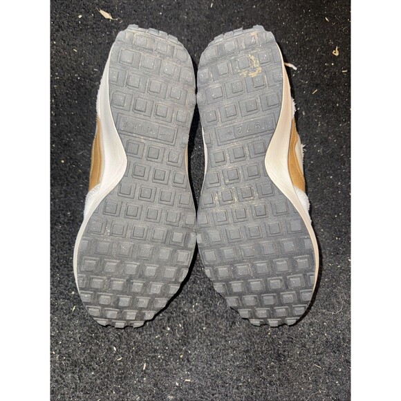 Nike Waffle Debut Women's Light Orewood Brown Gold FD0555-100 – Size 9.5 - Picture 6 of 7